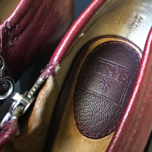 Frye Red Leather “Edie” Peep Toe High Heels with Gold Zipper Size 7 - Picture 8 of 9